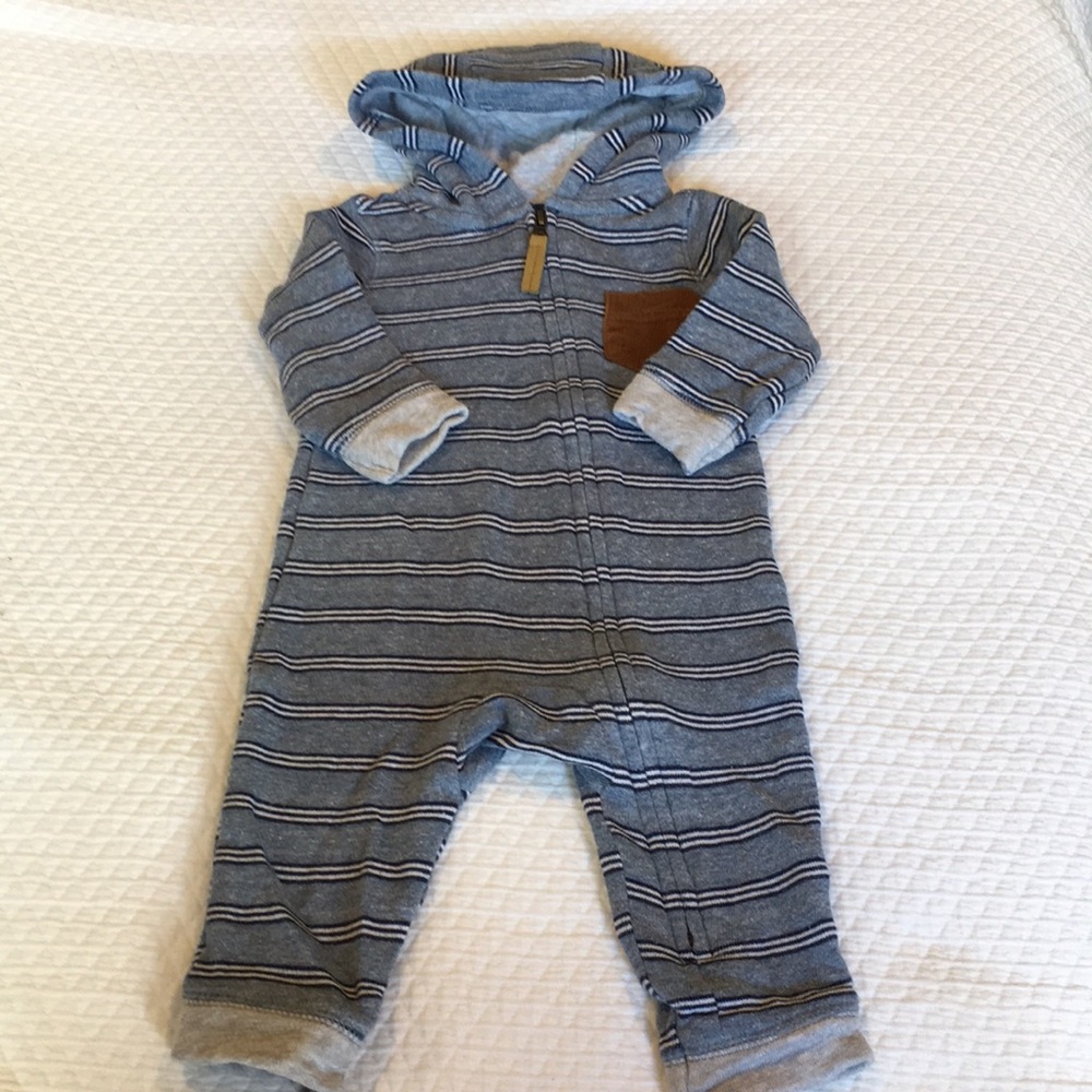 Carter’s Long Sleeved Hooded Onesie